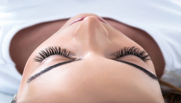 Three Exercises To Lift Droopy Eyelids That Are Better Than Makeup (1)