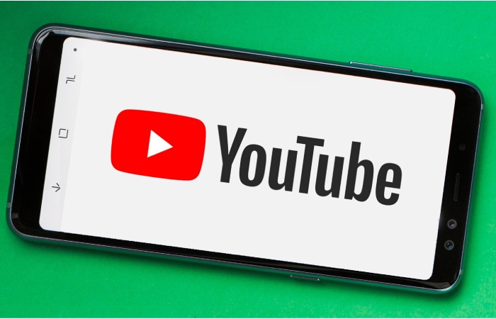 How to save YouTube videos to your camera roll on Android